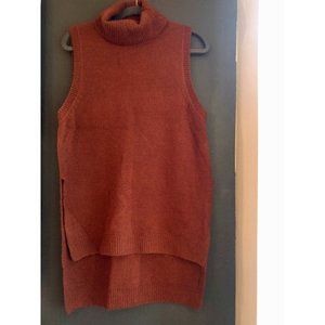 Sleeveless turtleneck sweater